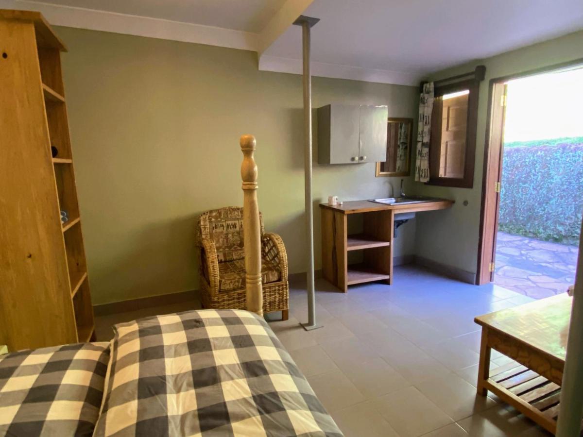 Banda Lodge Masaka Exteriér fotografie